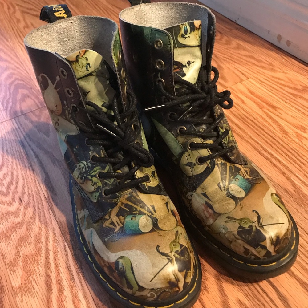 SOLD Dr marten hell boots
